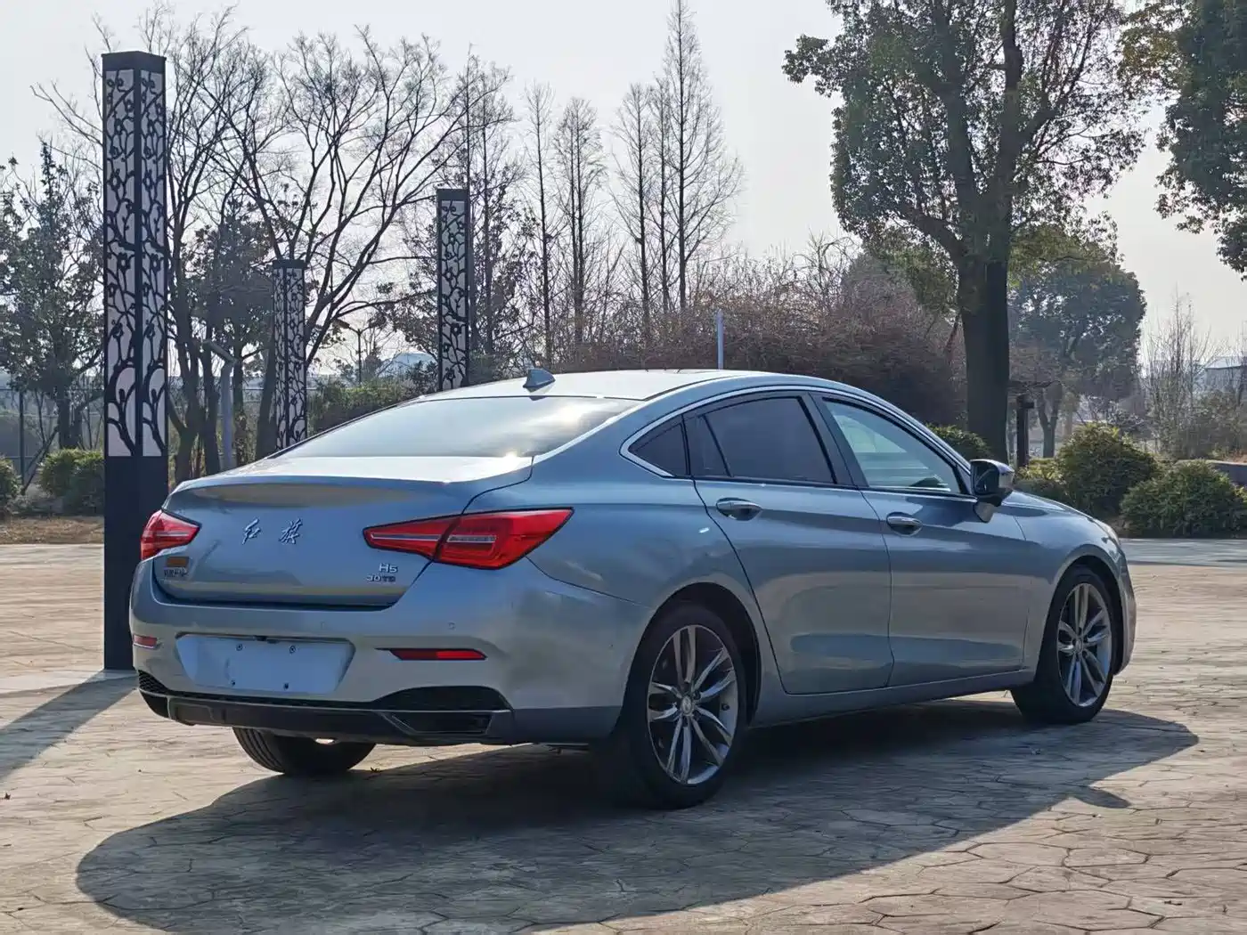Hongqi H5 2018 30TD Smart Connected Royal Edition фото 5