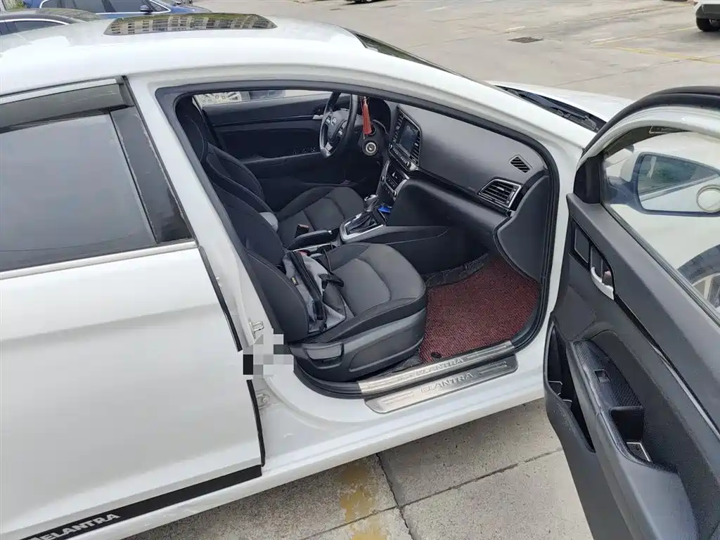 Hyundai Elantra 2016 Model 1.6L Automatic Smart Elite фото 19
