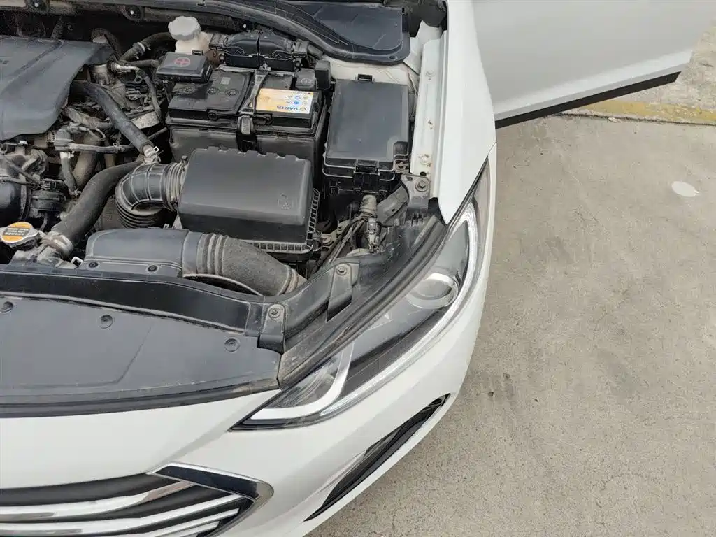 Hyundai Elantra 2016 Model 1.6L Automatic Smart Elite фото 21
