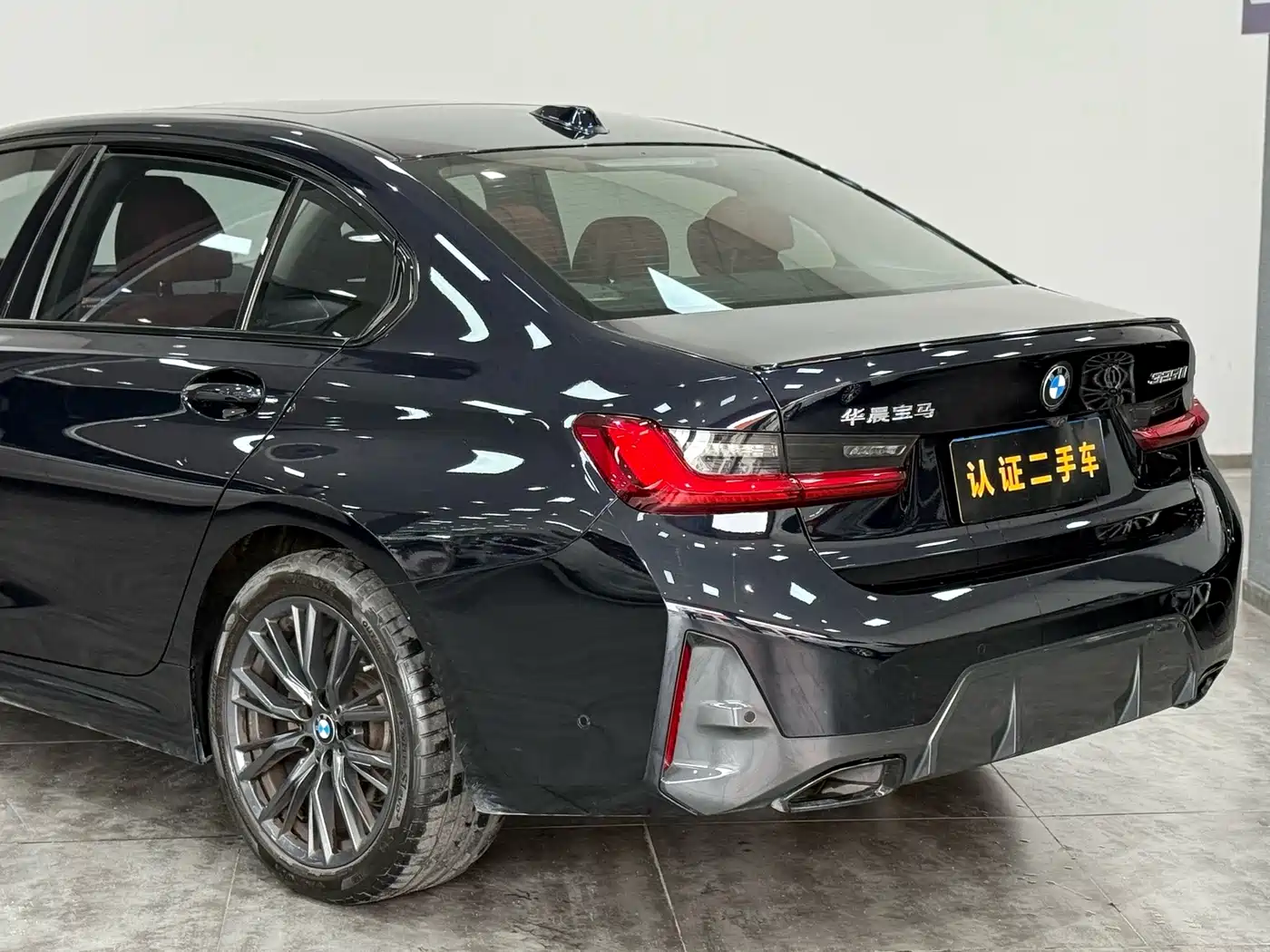 BMW 3-SERIES