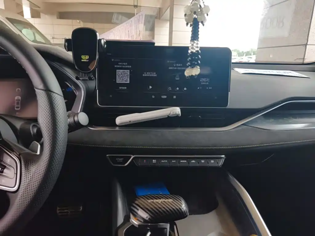 Фото 9 - Geely Preface