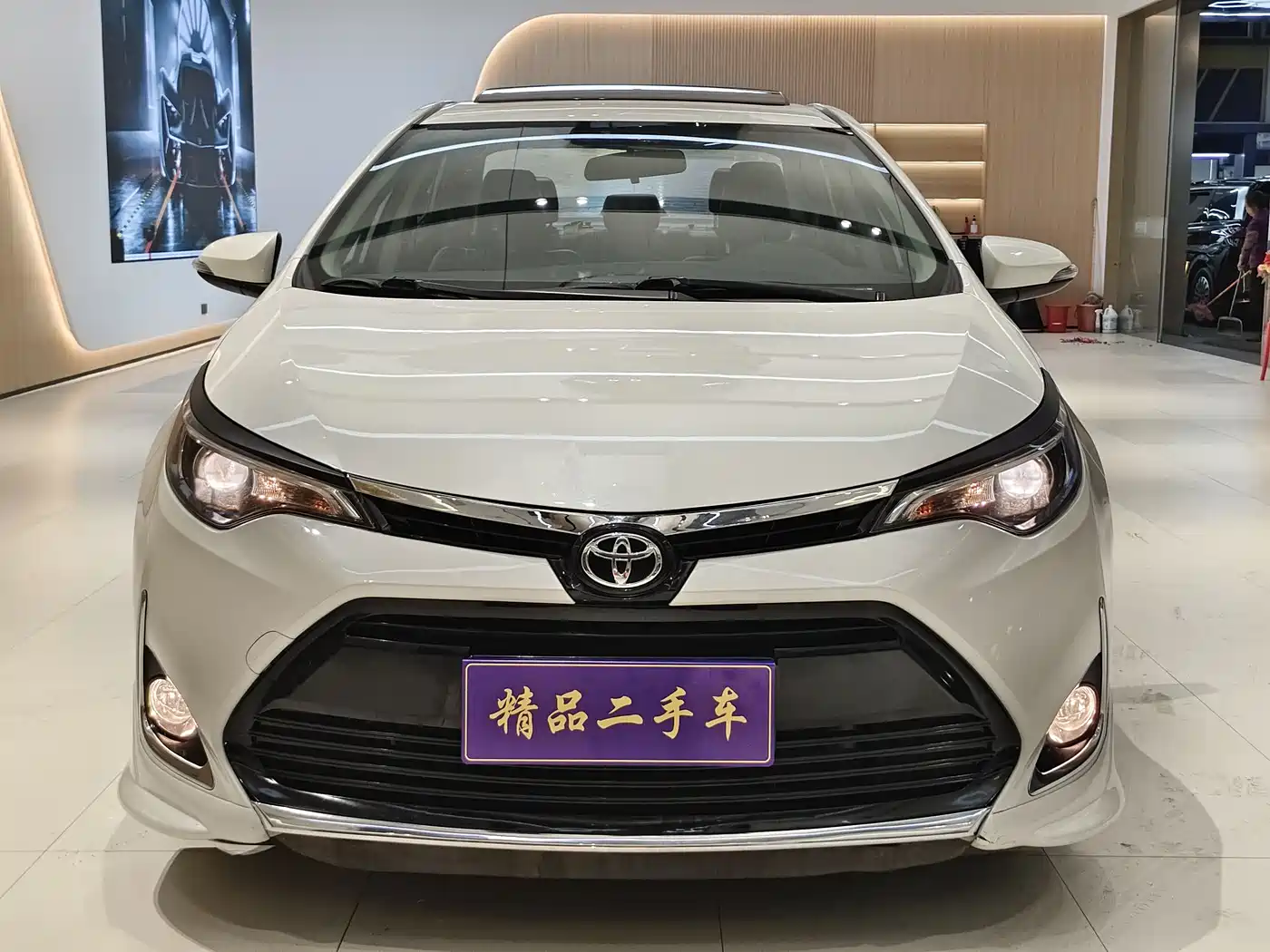 Toyota Levin 2018 185T CVT Luxury Edition фото 2