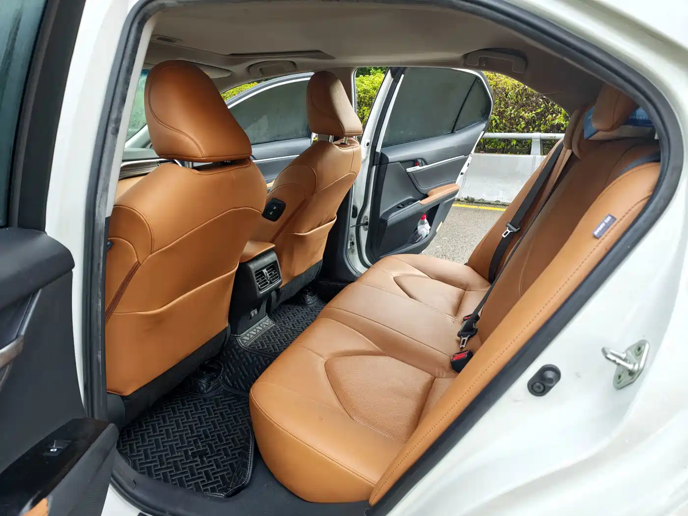 Фото 7 - Toyota Camry