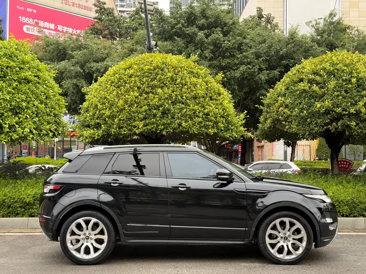 Land Rover Range Rover Evoque (Import) 2013 2.0T 5-door Premium Edition фото 7