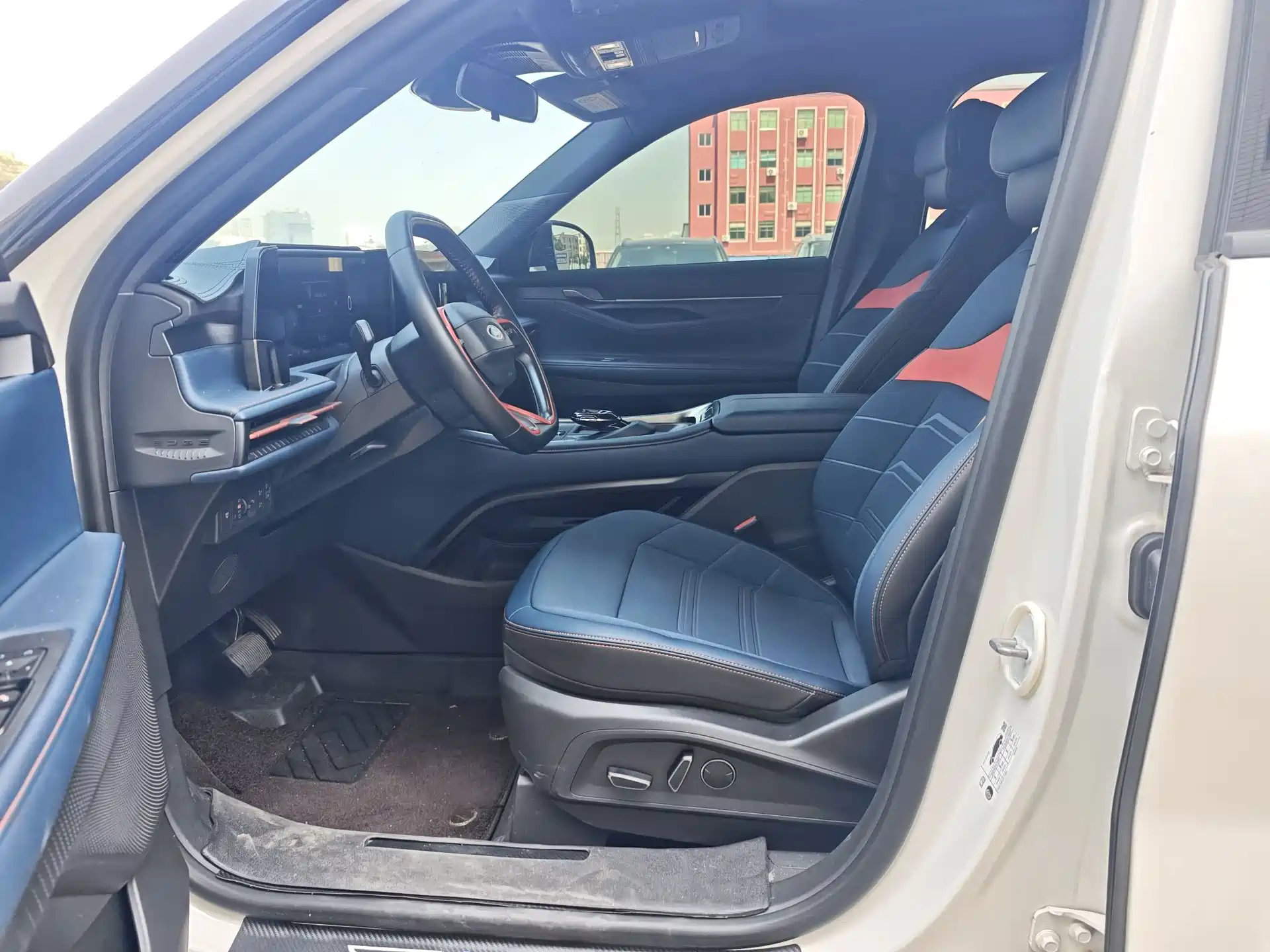 Фото 17 - Ford Edge