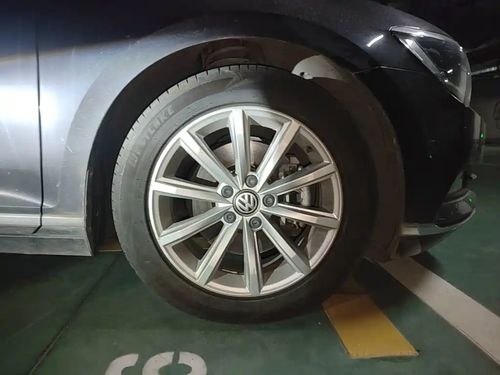 Фото 24 - Volkswagen Magotan