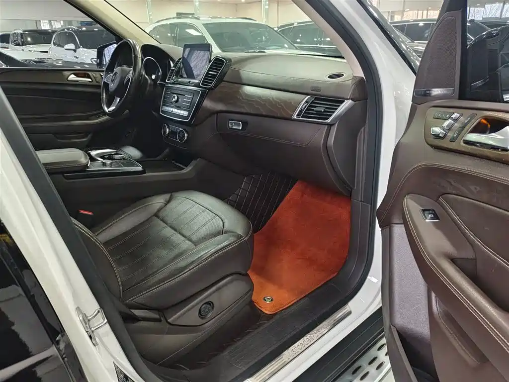 Mercedes-Benz GLE 2019 GLE 400 4MATIC Collector's Edition фото 10