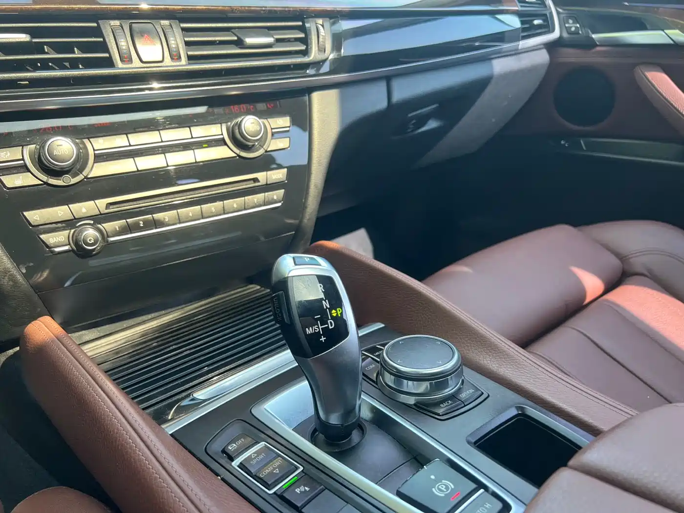 BMW X6 2017 xDrive28i фото 14