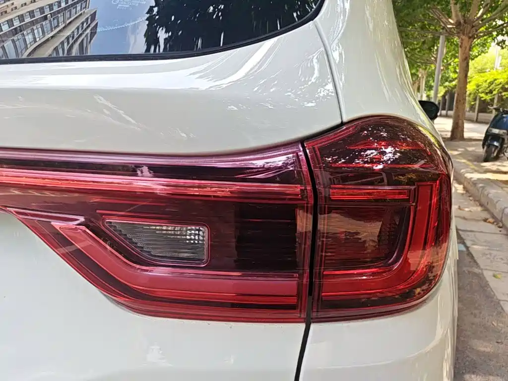 SWM Motor SWM G05 2019 2019 1.5T Automatic Luxury Model