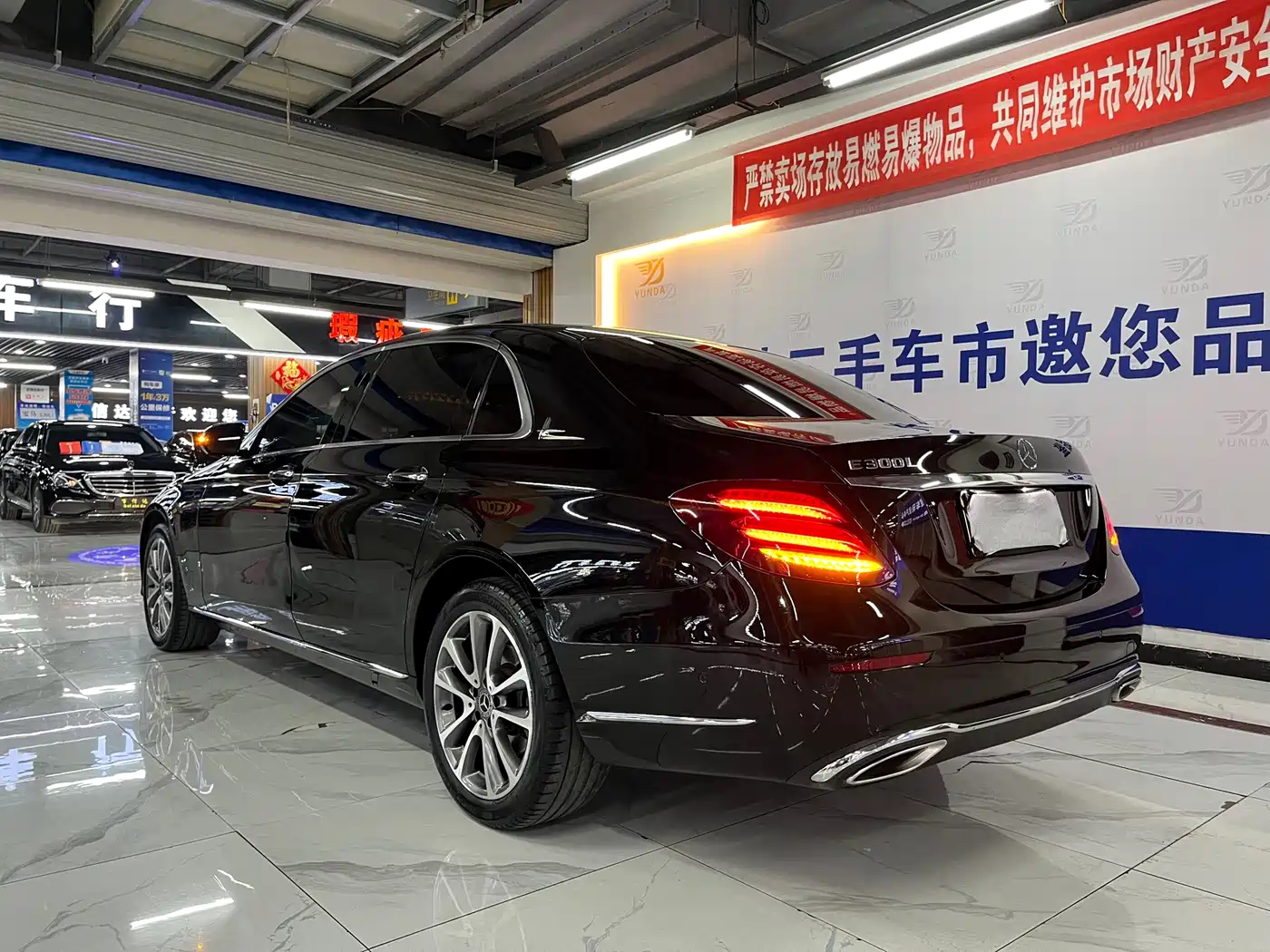 Mercedes-Benz E-Class 2019 E 300 L Fashion фото 3