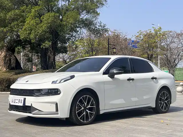 Lynk & Co 03 2.0TD, Автомат, Драйв, Чемпион