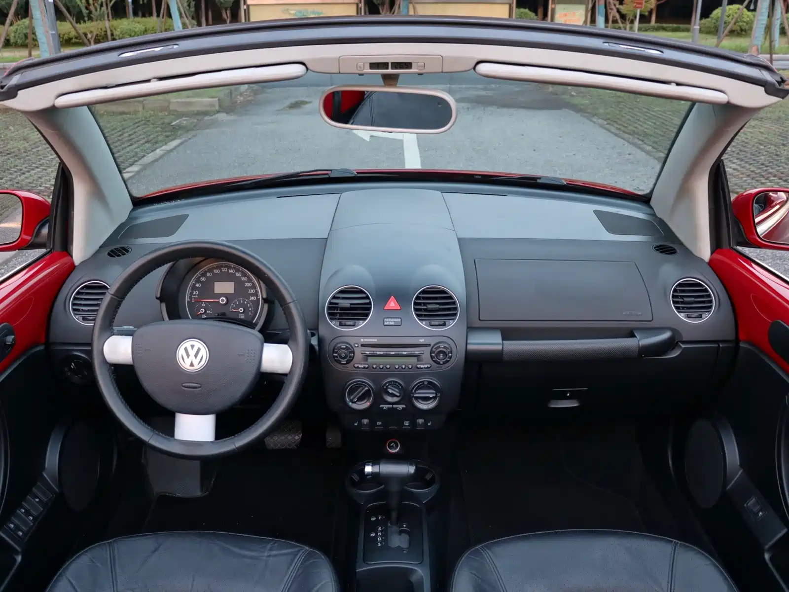 Photo 10 - Volkswagen Beetle