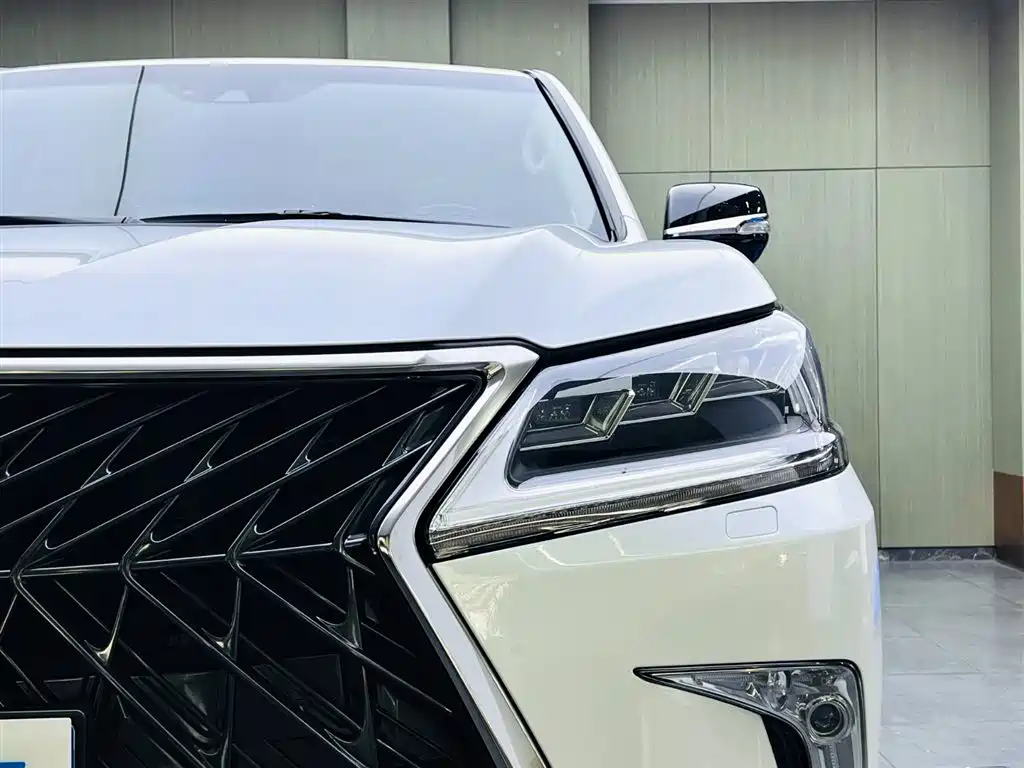 Lexus LX 2019 570 Peak Special Edition фото 7