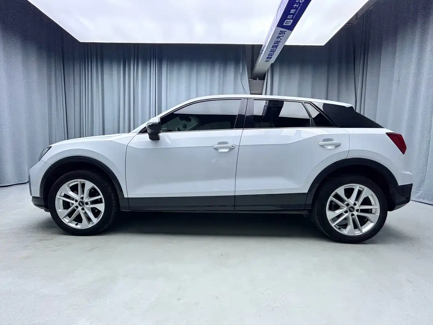 Фото 4 - Audi Q2L
