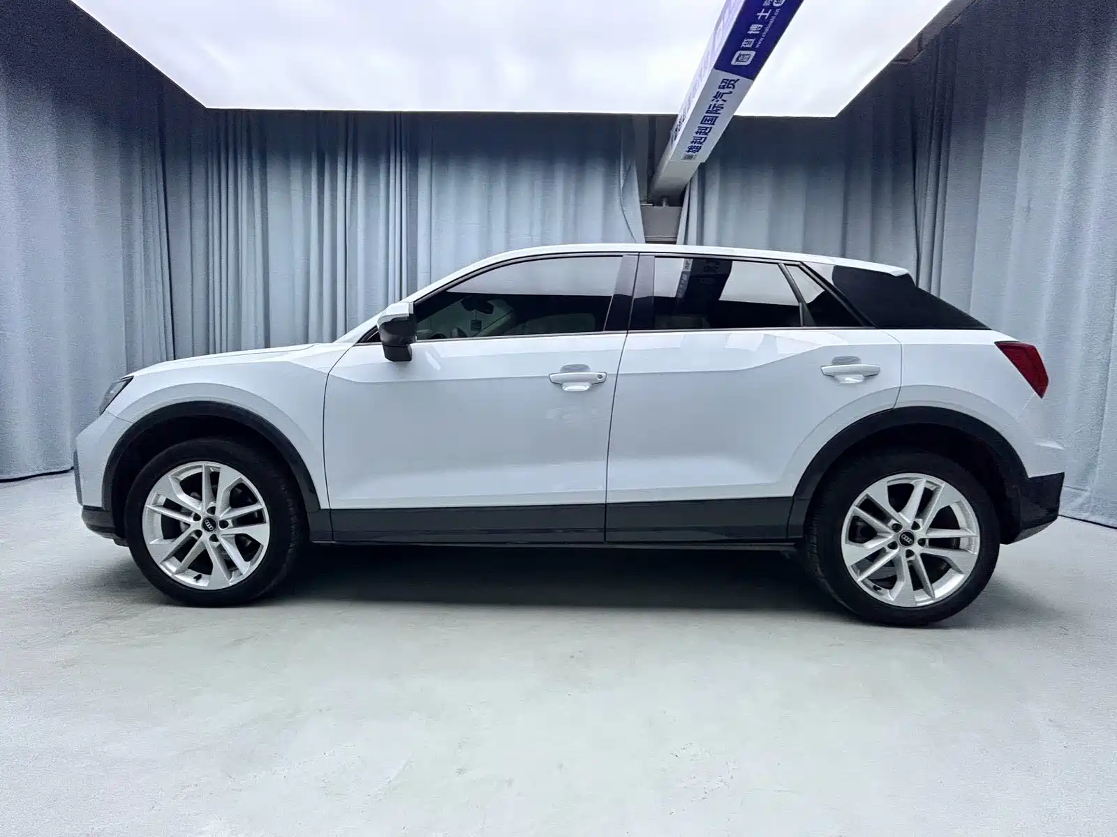 Фото 4 - Audi Q2L