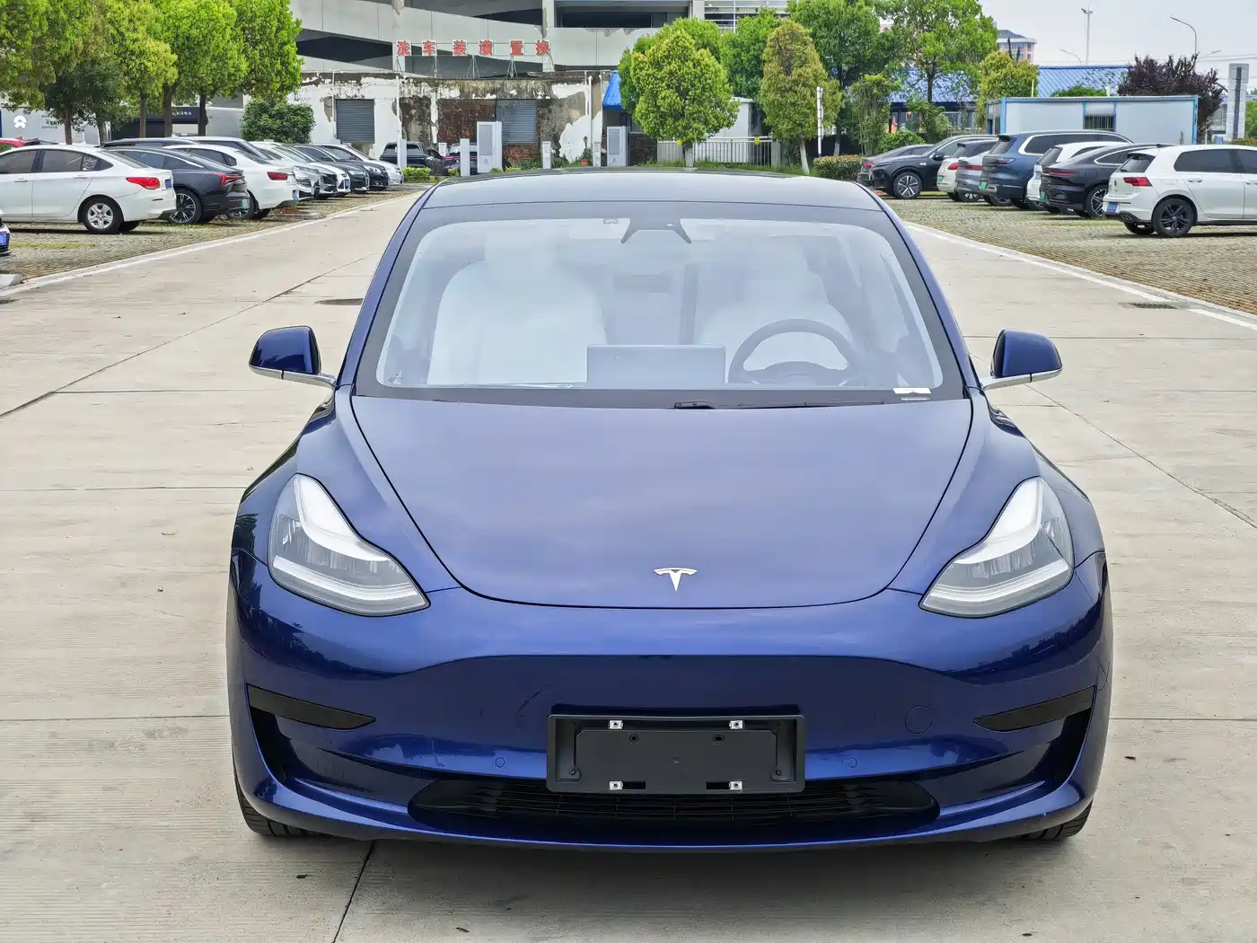 TESLA MODEL 3