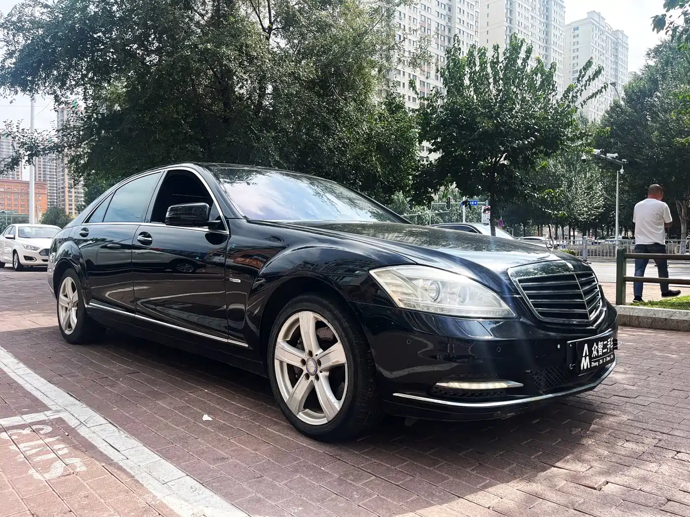 Mercedes-Benz S-Class 2011 S 350 L CGI 4MATIC фото 3
