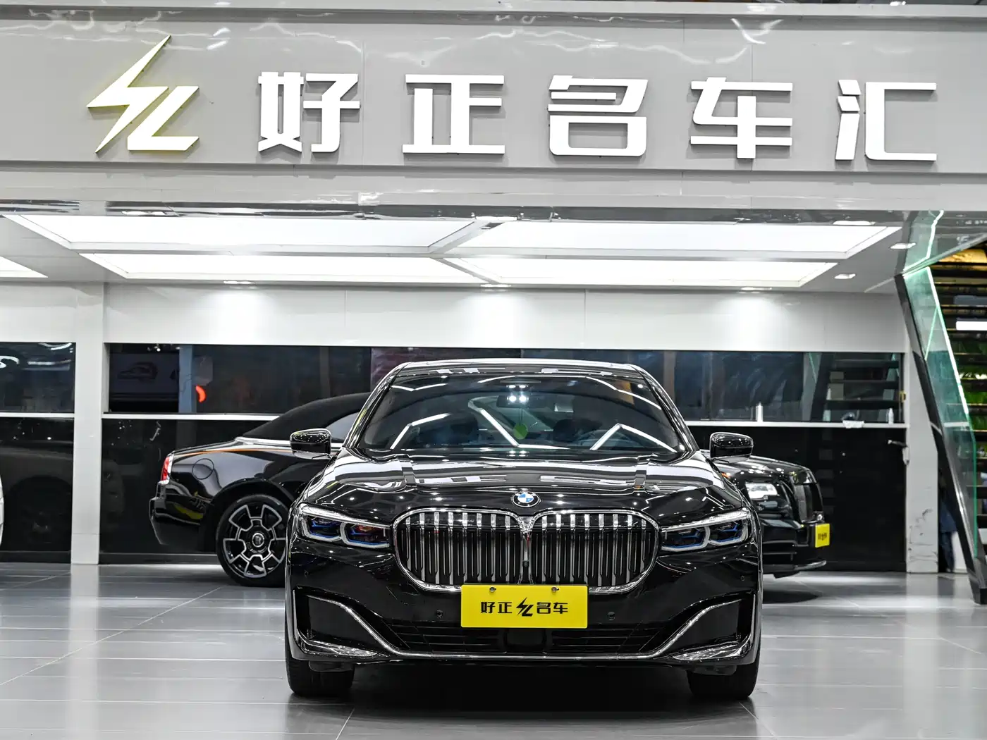 BMW 7 Series 2021 Model 740Li xDrive Executive Luxury Package фото 4