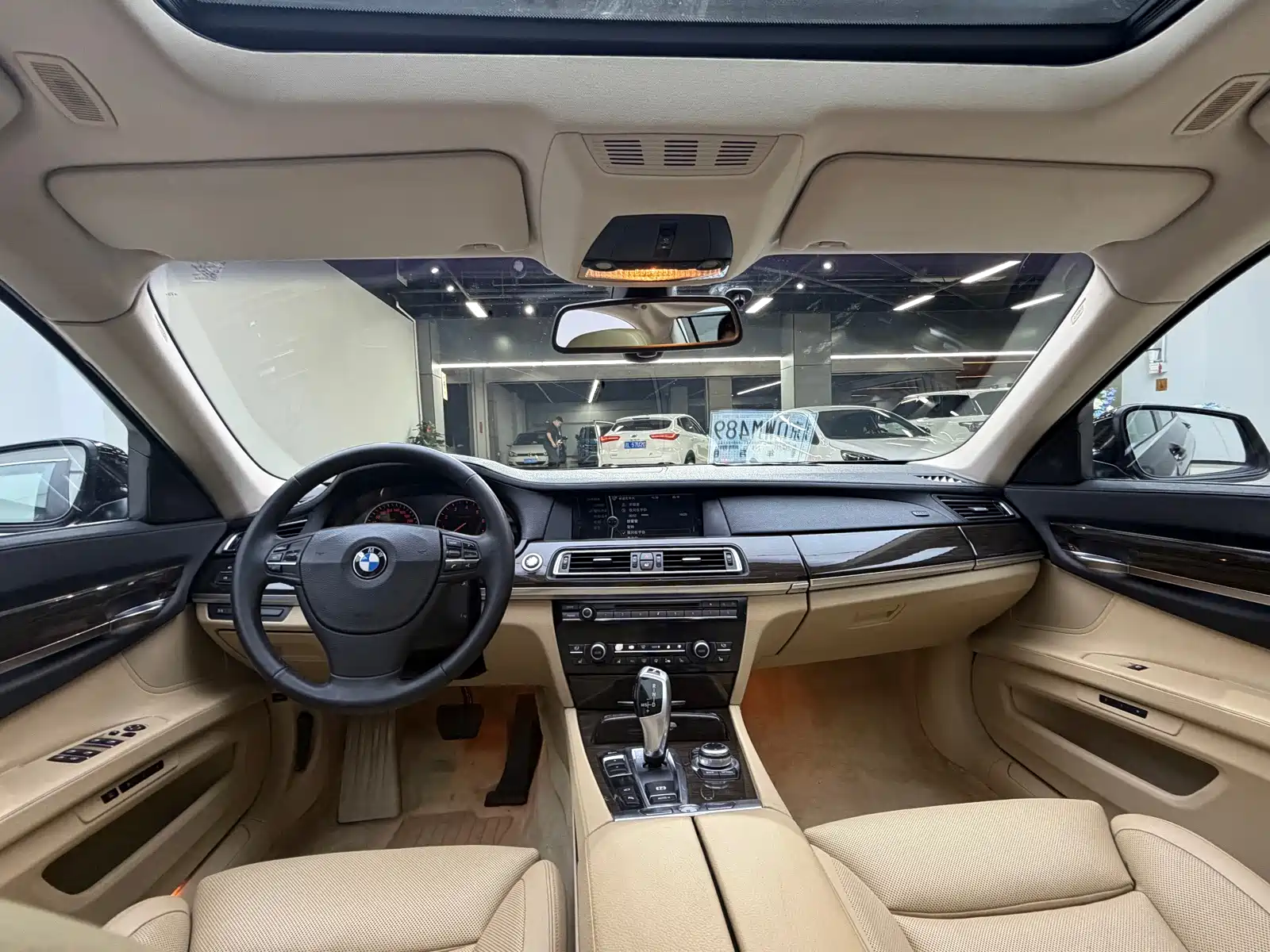 Фото 6 - BMW 7 Series