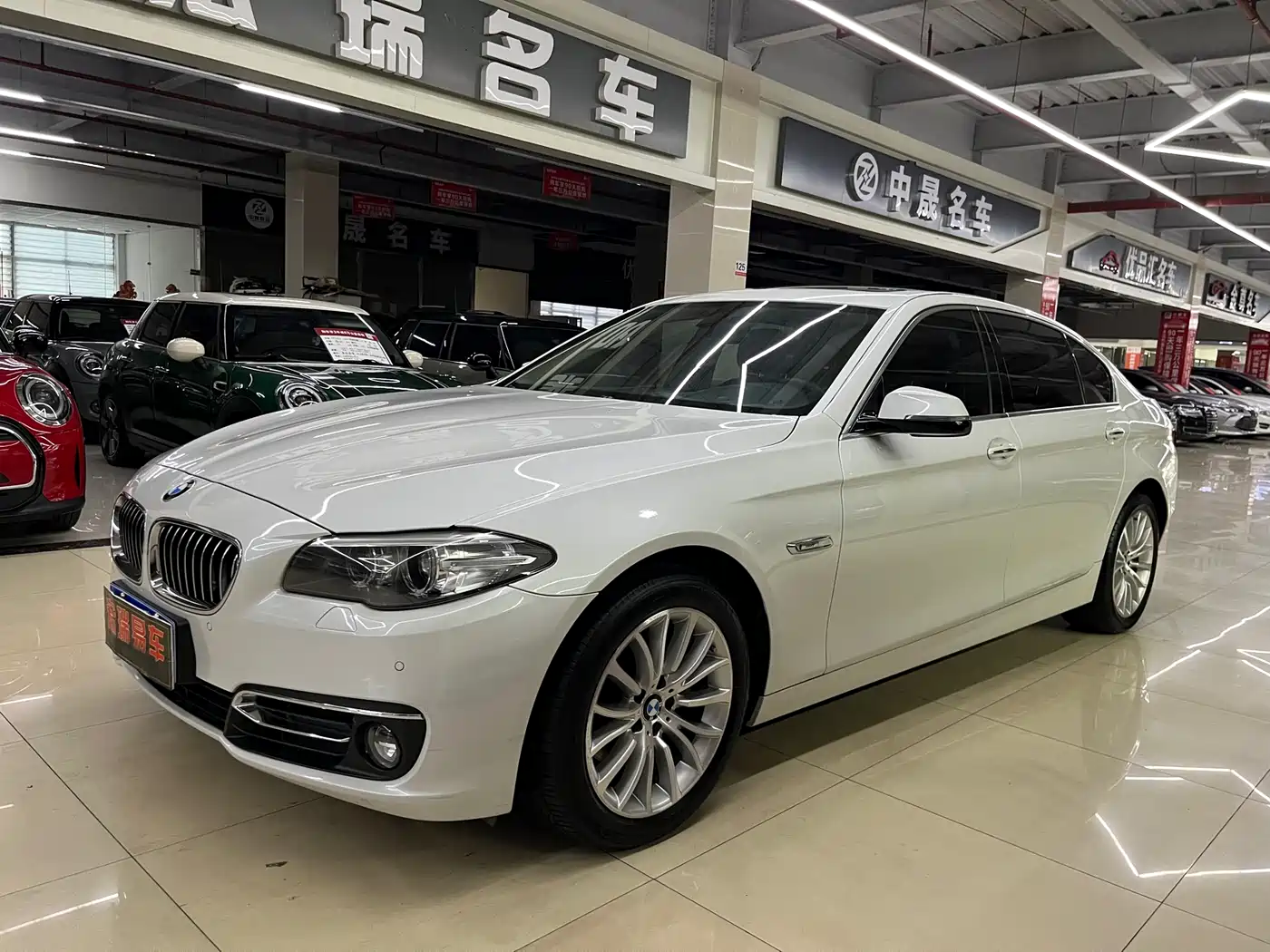 BMW 5 Series 2014 525Li Luxury Design Package