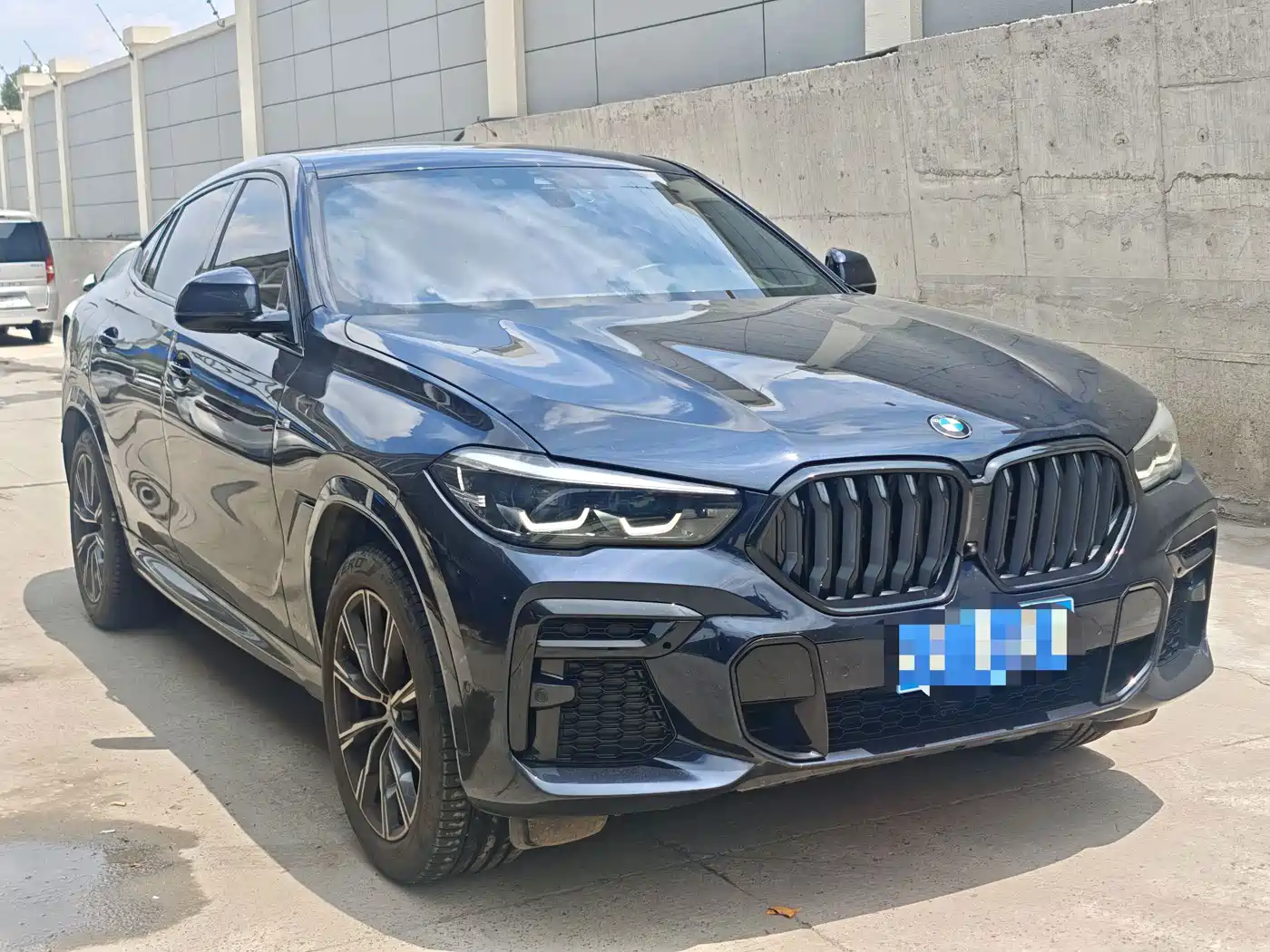 Photo 5 - BMW X6