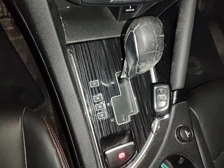 Dongfeng Aeolus Dongfeng Fengshen AX7 2017 2016 2.0L Automatic Smart Comfort