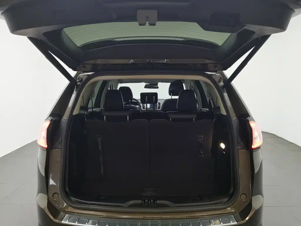 Photo 16 - Ford Edge