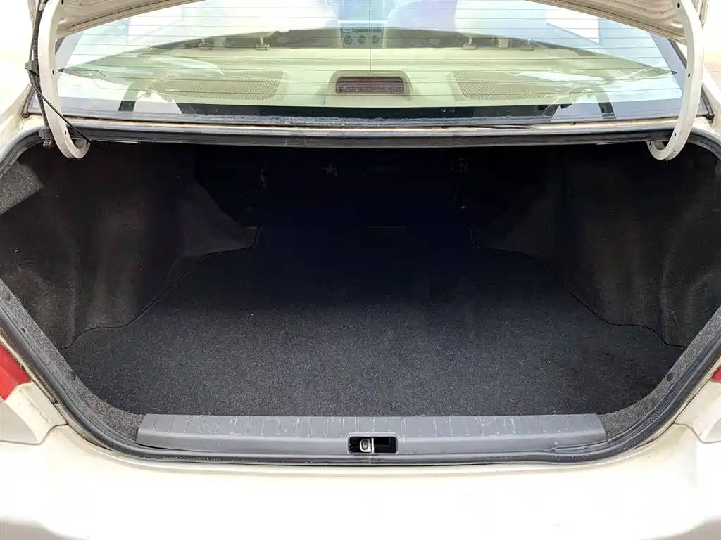 Toyota Corolla 2011 1.6L Automatic Classic Edition фото 15