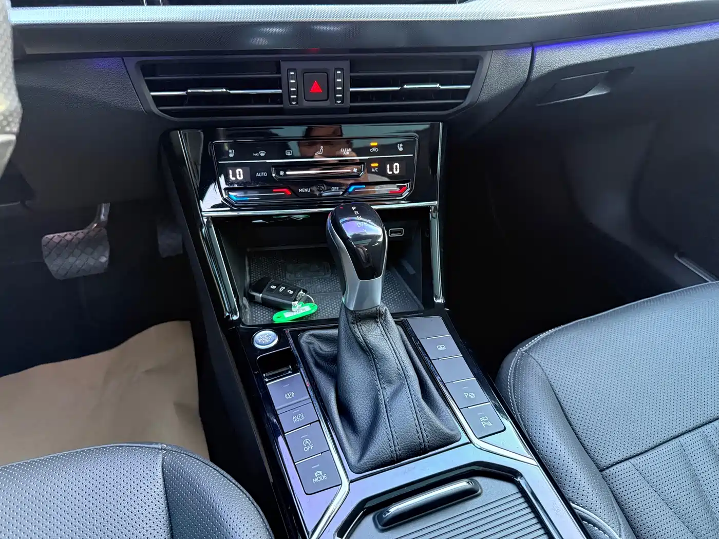 Volkswagen Passat 2022 380TSI Flagship Edition фото 9