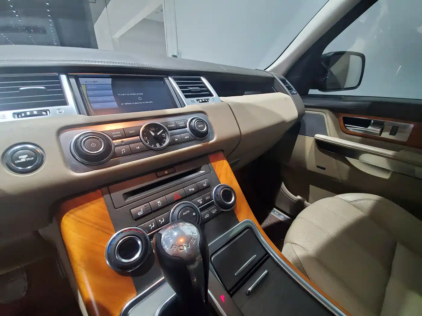 Land Rover Range Rover Sport 2012 5.0 SC V8 HSE фото 11