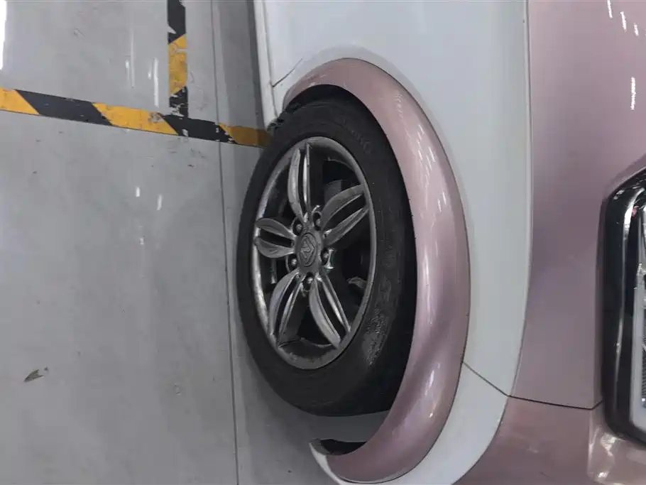 ZOTYE E200