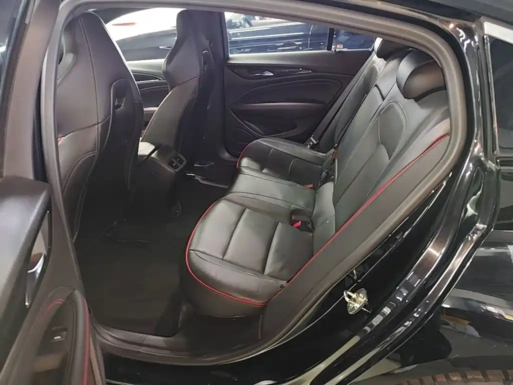 Photo 17 - Buick Regal