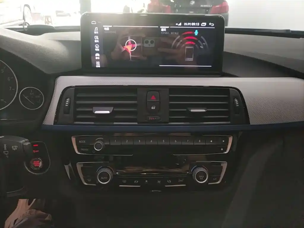 BMW 3 Series 2017 320i M Sport фото 13