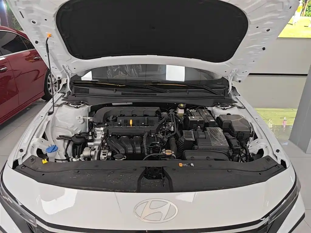 Hyundai Elantra 2023 1.5L CVT GLX Elite Edition фото 20