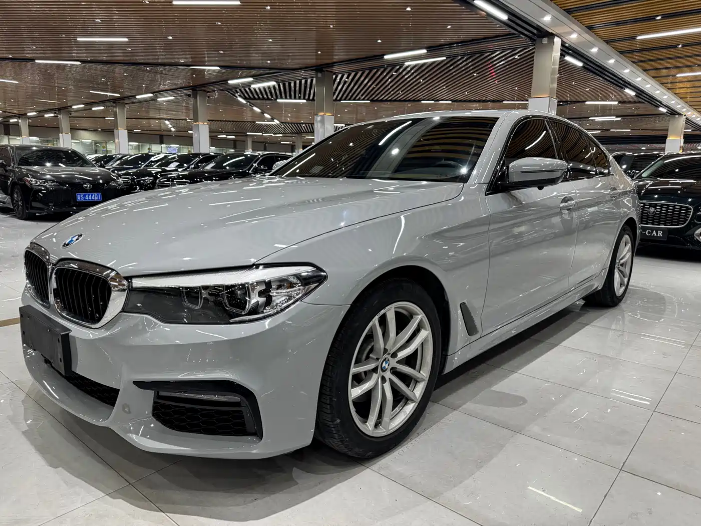 BMW 5 Series (Import) 2019 525i M Sport Package фото 16