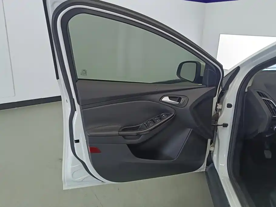 Photo 7 - Ford Focus