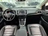 Photo 6 - Ford Edge