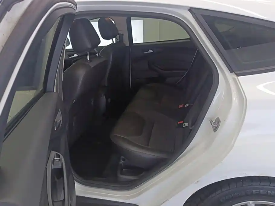 Photo 11 - Ford Focus