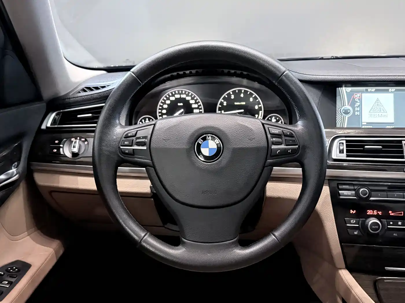 BMW 7 Series 2009 Model 740Li Leading Edition фото 13