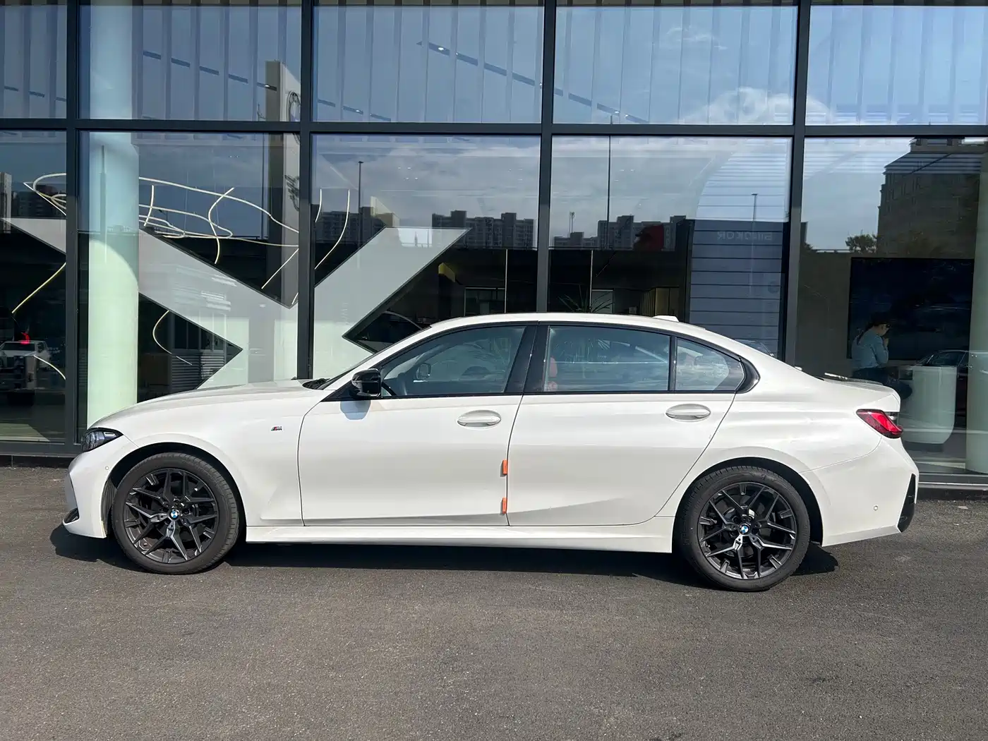 BMW 3 Series 2026 2025 330Li M Sport Night Edition
