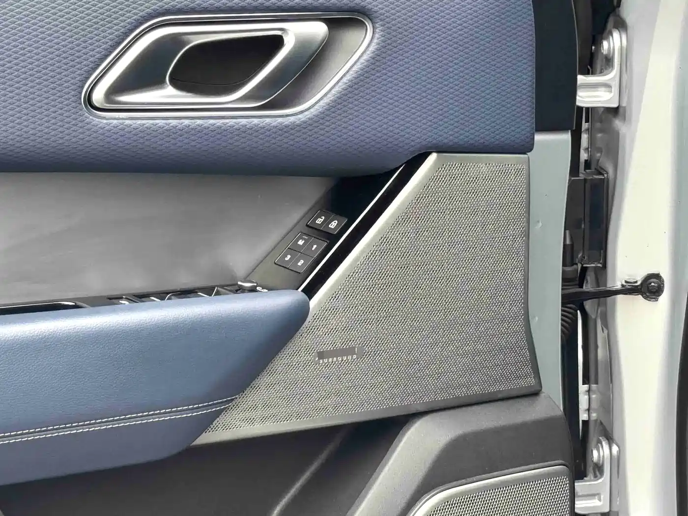 Фото 4 - Land Rover Range Rover Velar