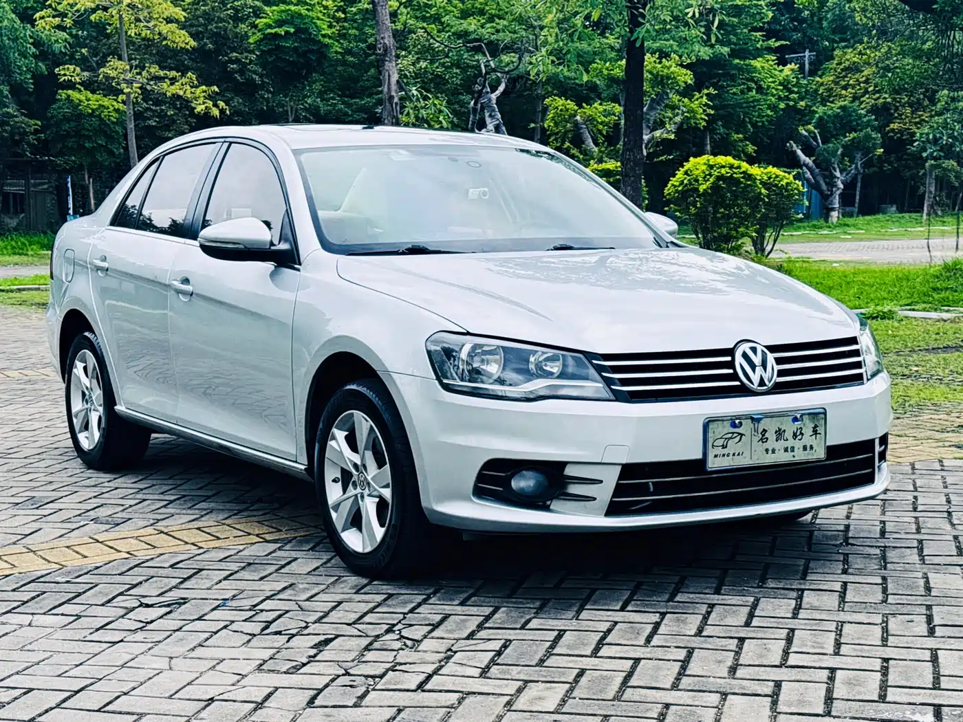 Volkswagen Bora 2014 1.6L Automatic Comfort Edition фото 2