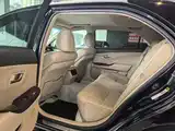 Photo 6 - Toyota Crown