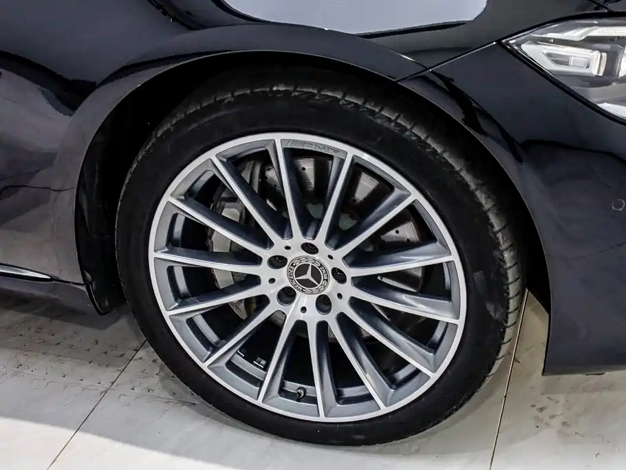 Photo 31 - Mercedes-Benz S-Class