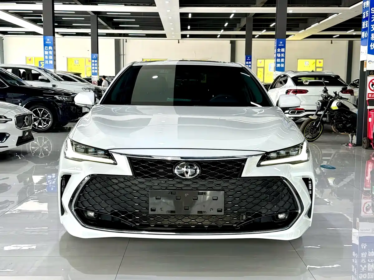 Toyota Avalon 2023 2.5L Luxury Edition фото 2