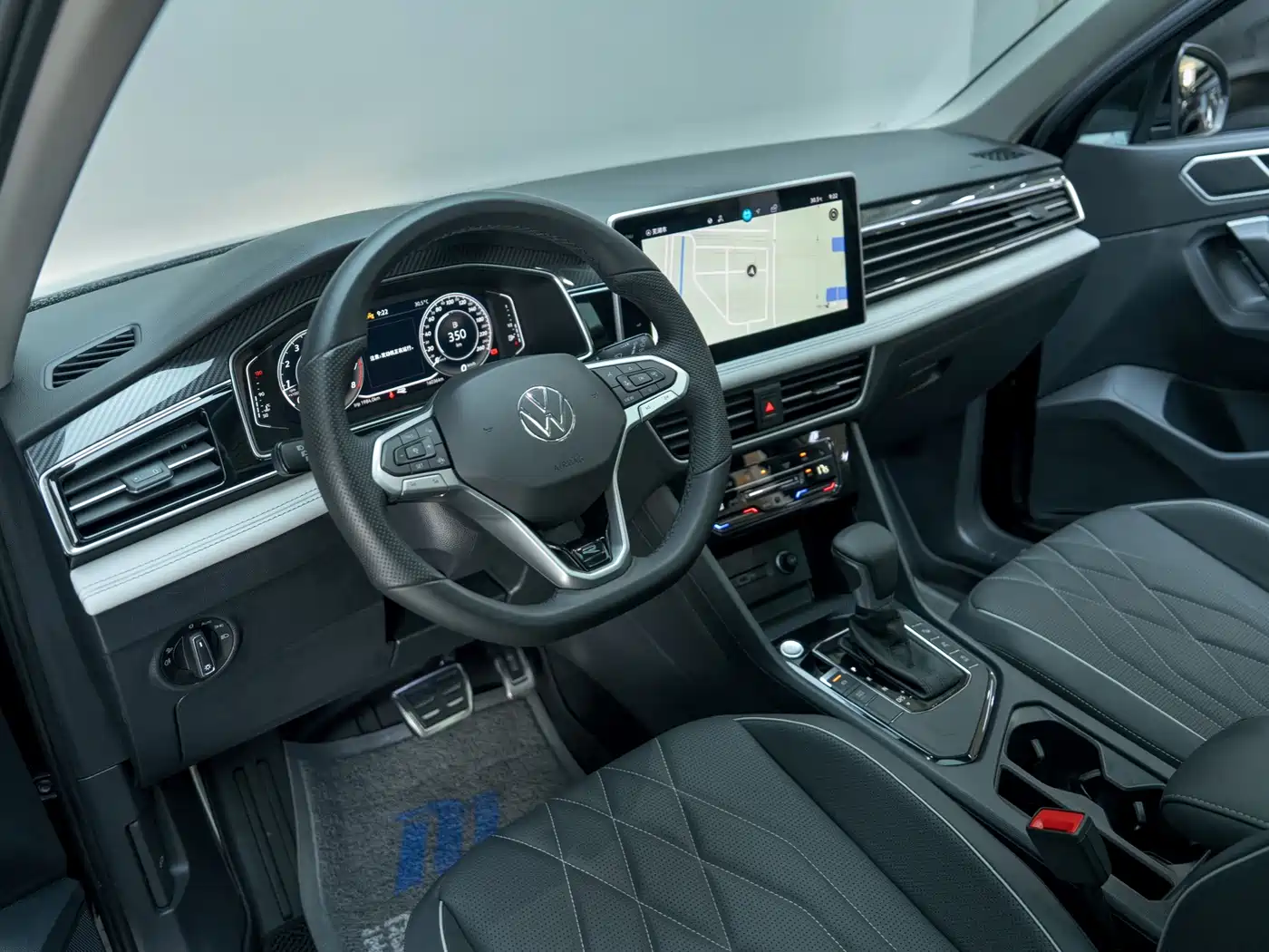 Фото 10 - Volkswagen Tiguan L