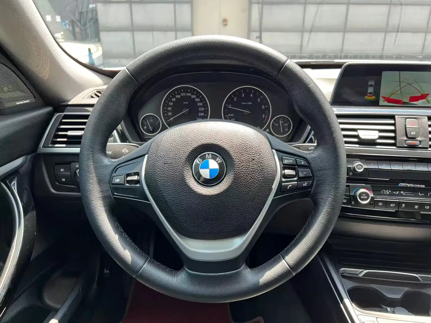 BMW 3 Series GT 2018 320i Fashion фото 16