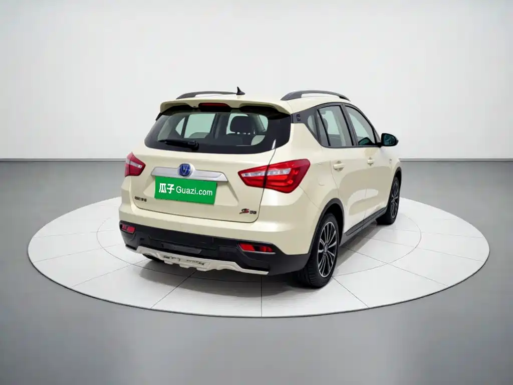 Фото 3 - Changan CS35