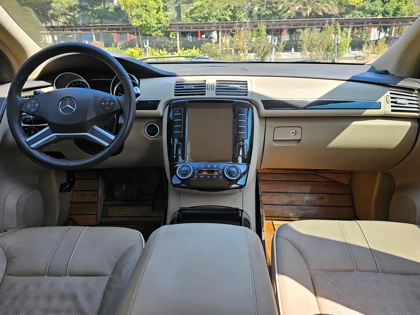 Mercedes-Benz R-Class 2015 R 320 4MATIC Luxury фото 7
