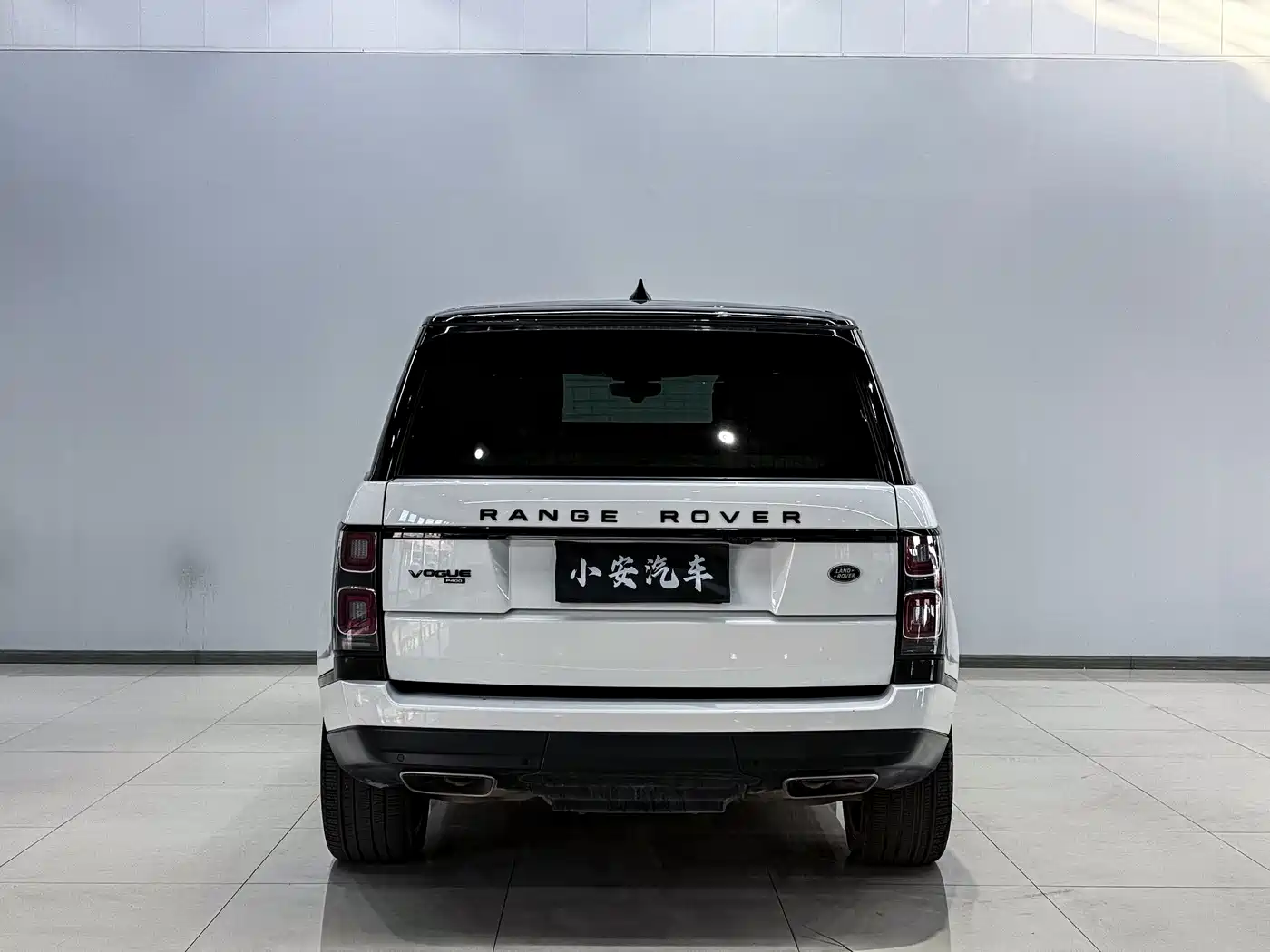 Land Rover Range Rover 2022 3.0 L6 400PS Heritage Extended Classic Edition фото 6